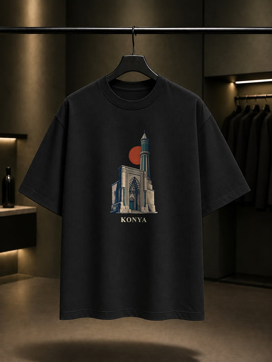 Konya Ince Minareli Medrese baskılı siyah t-shirt