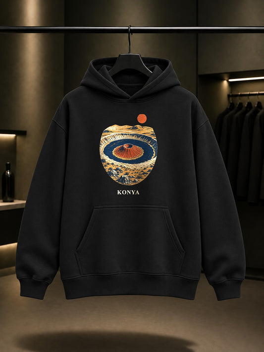 Konya Meke Krater Gölü baskılı siyah kapüşonlu sweatshirt