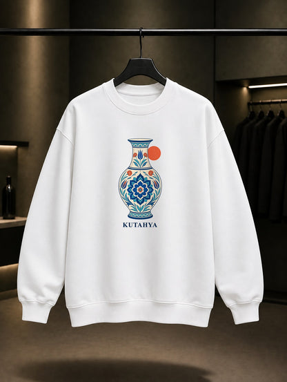 Kütahya Çini Vazo baskılı beyaz sweatshirt