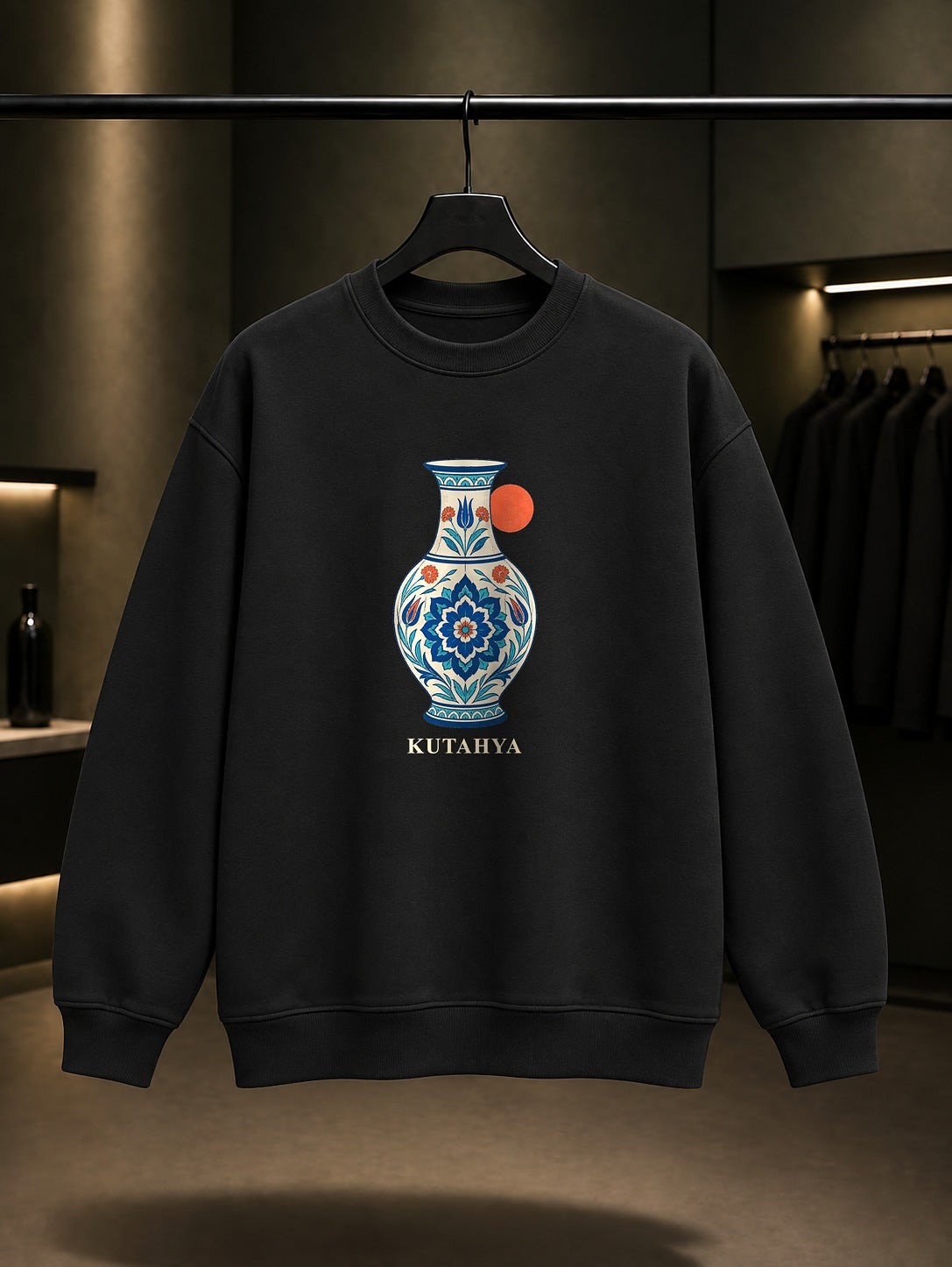 Kütahya Çini Vazo baskılı siyah sweatshirt
