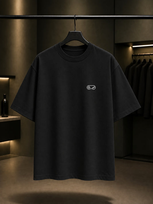 Oyun Kolu Minimal Baskılı Unisex %100 Pamuk T-shirt — Siyah