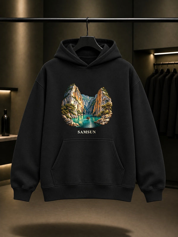 Samsun Şahinkaya Kanyonu baskılı siyah kapüşonlu sweatshirt