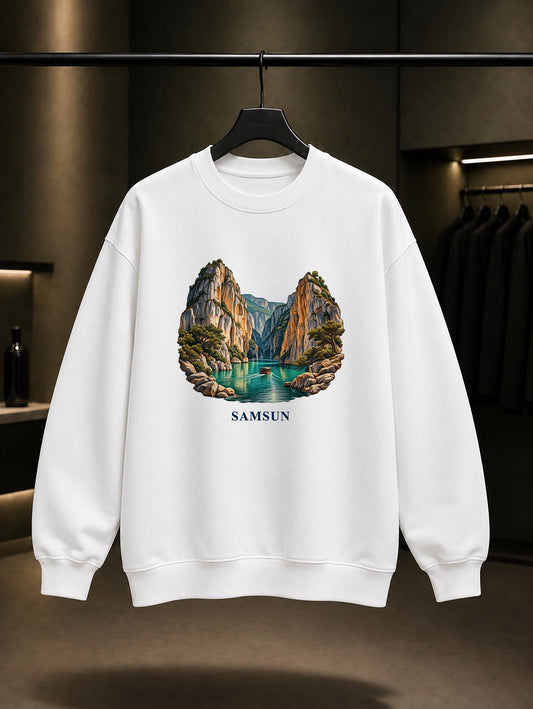 Samsun Şahinkaya Kanyonu baskılı beyaz sweatshirt
