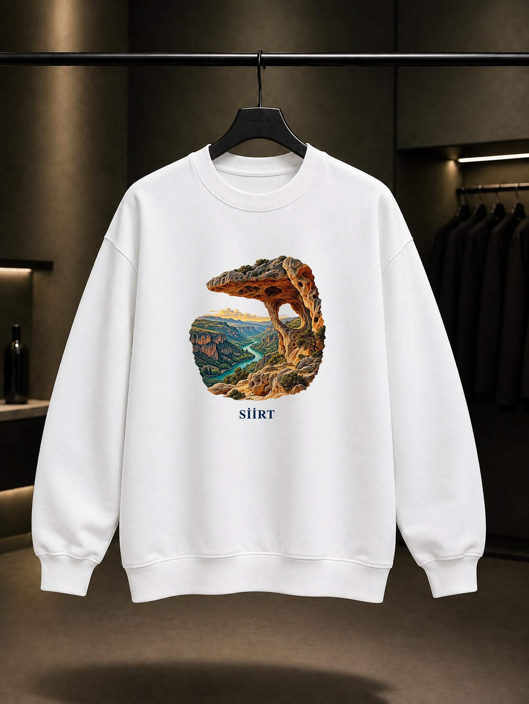 Siirt Delikli Taş baskılı beyaz sweatshirt