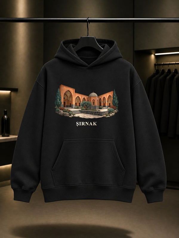 Şırnak Kırmızı Medrese baskılı siyah kapüşonlu sweatshirt