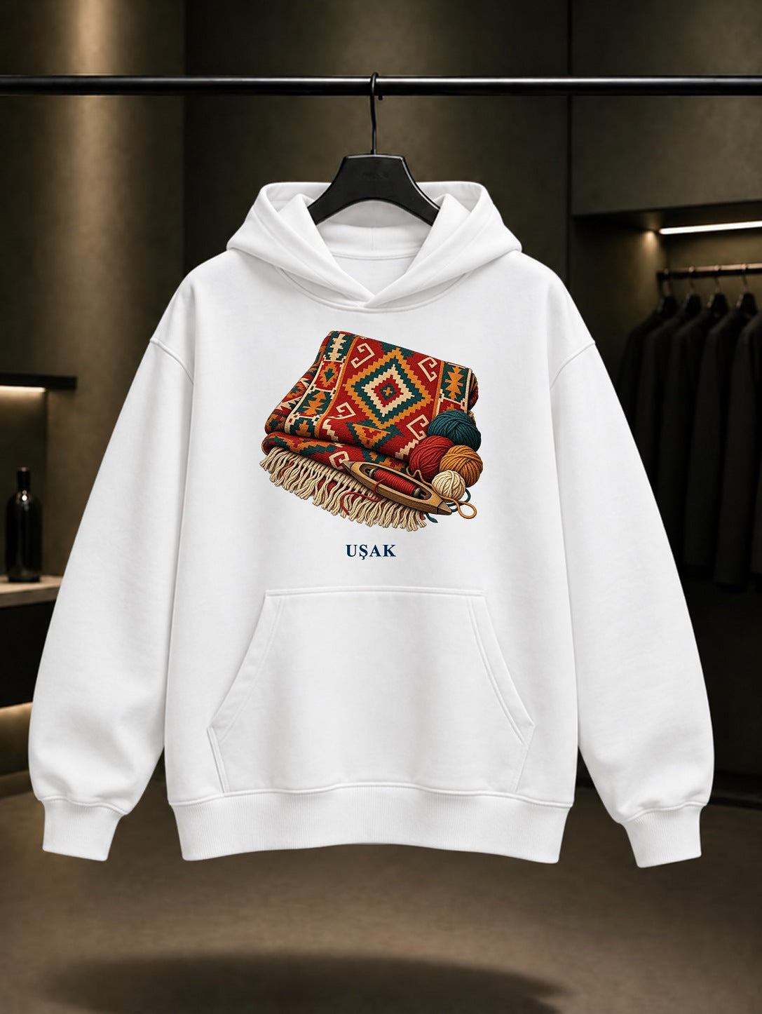 Uşak Eşme Kilimi baskılı beyaz kapüşonlu sweatshirt