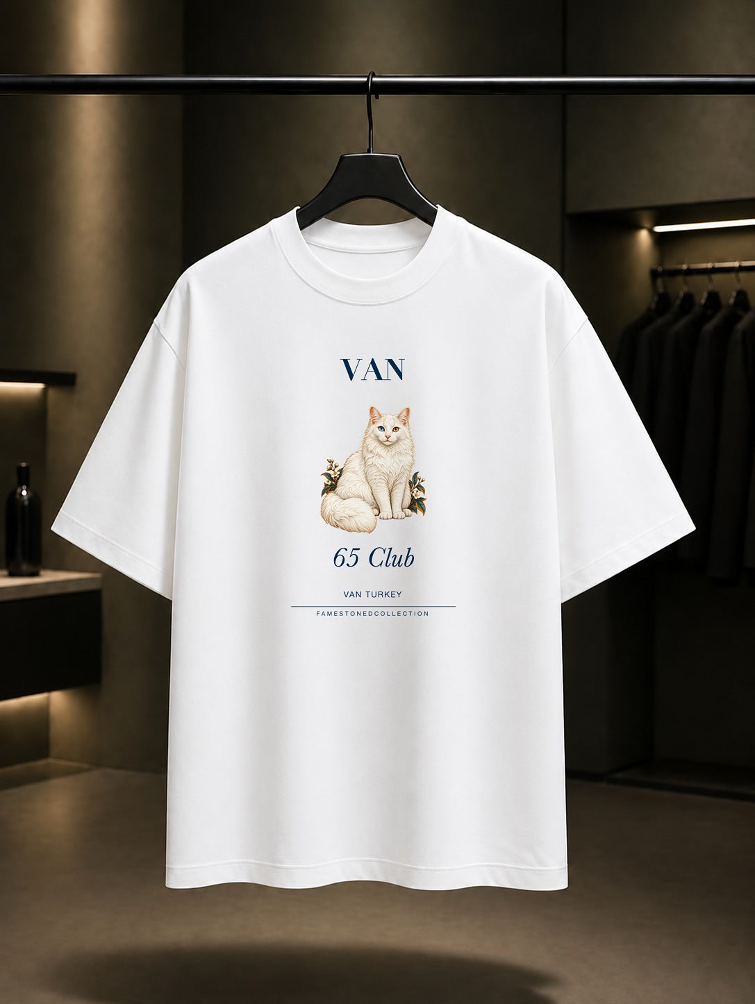 Van Kedisi 65 Club baskılı beyaz t-shirt