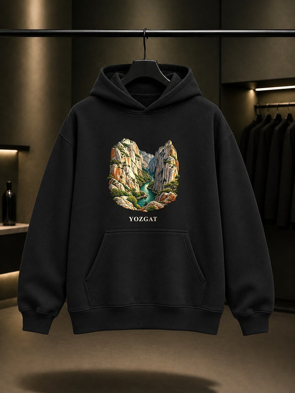 Yozgat Kazankaya Kanyonu baskılı siyah kapüşonlu sweatshirt